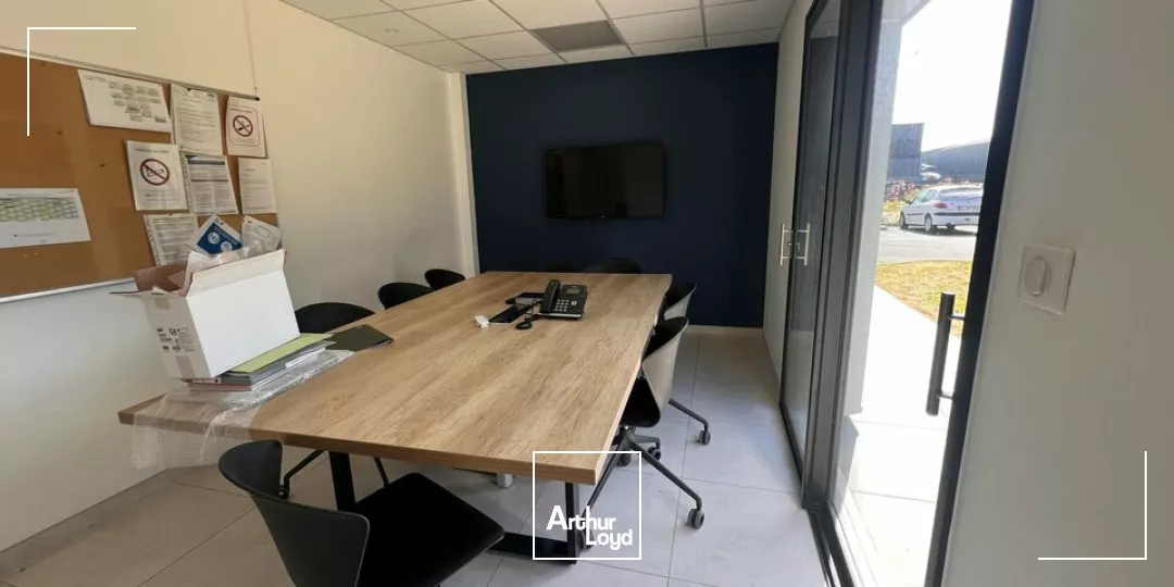 TOURS SUD - JOUE - LIODIERE - A LOUER BATIMENT MIXTE DE 498 M² - 2 869 M² DE TERRAIN