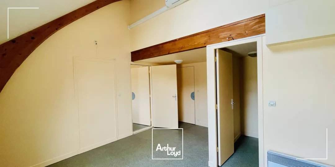 A LOUER - BUREAUX - 35 M2 - COMPIEGNE CENTRE-VILLE