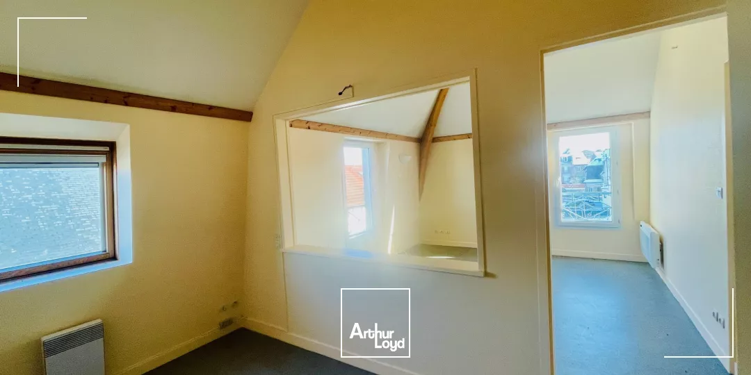 A LOUER - BUREAUX - 35 M2 - COMPIEGNE CENTRE-VILLE