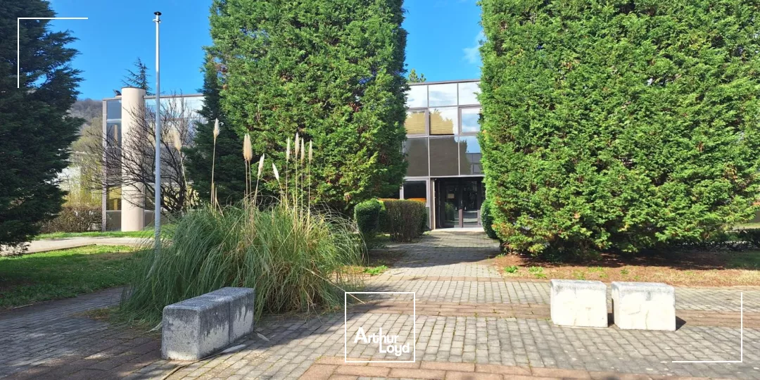 A VENDRE BATIMENT DE BUREAUX SEYSSINET-PARISET