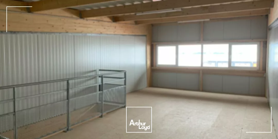 LOCAL D'ACTIVITE - ENTREPOT à LOUER de 2000 m²