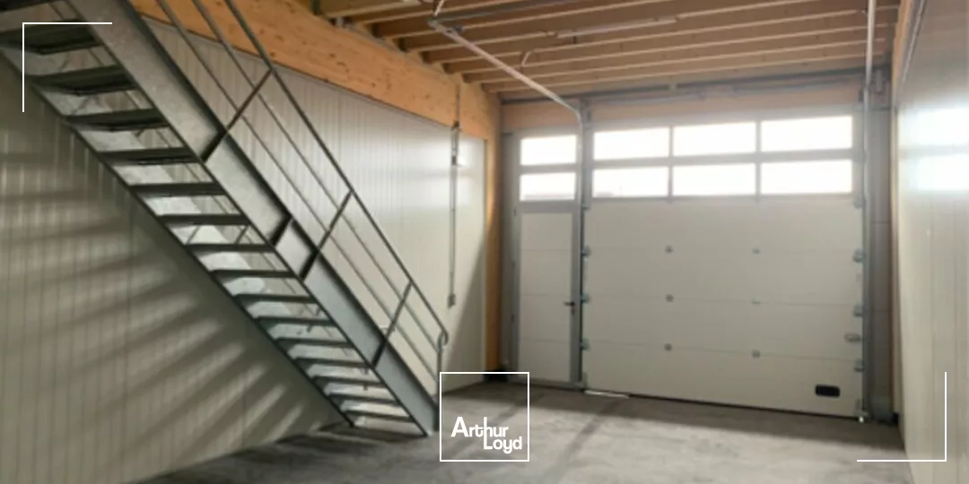 LOCAL D'ACTIVITE - ENTREPOT à LOUER de 2000 m²