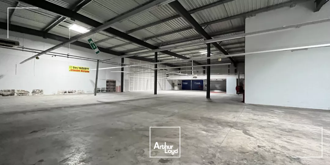 LOCAL COMMERCIAL À LOUER 1 200M2 À NOGENT SUR OISE