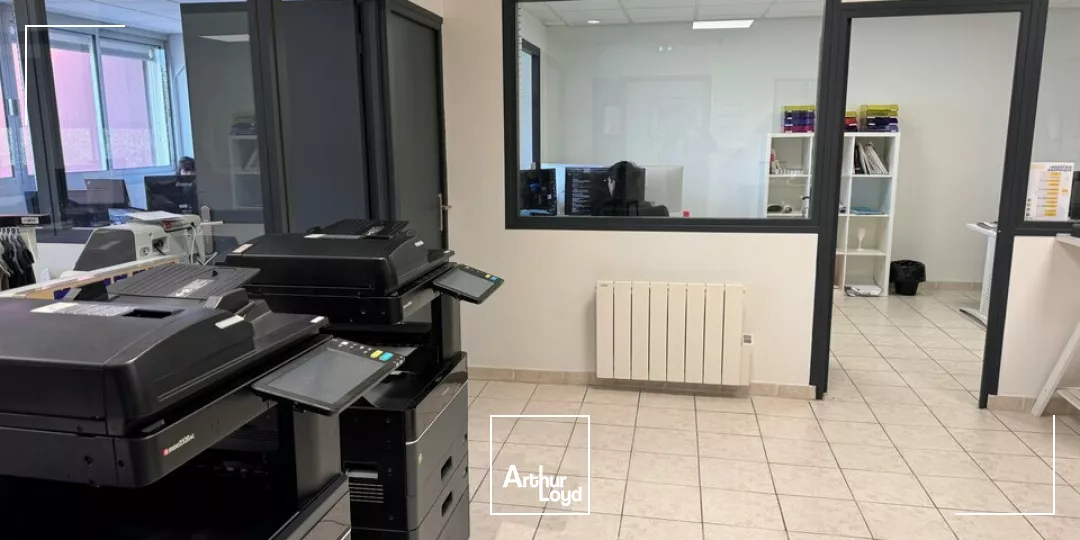 LA RICHE BUREAUX A LOUER 200 M² PROXIMITE PERIPHERIQUE STATIONNEMENT FACILE