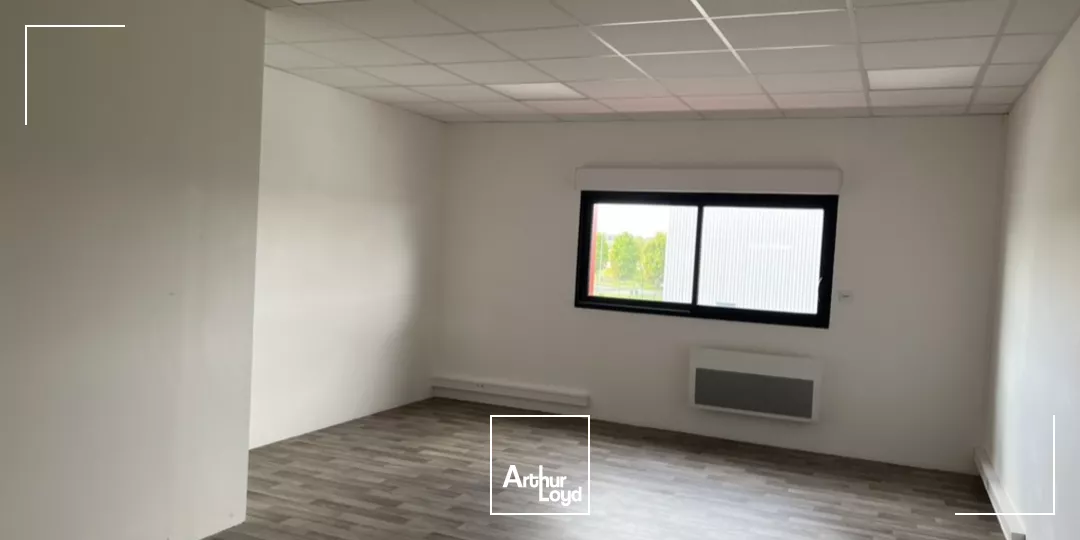 LOCATION BUREAU 112M2 -PARC ALATA