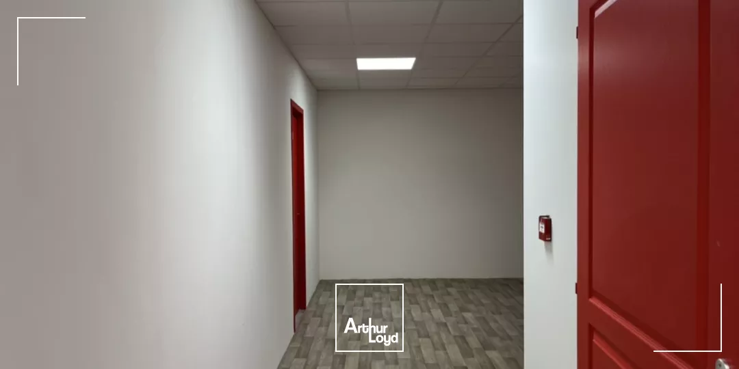 LOCATION BUREAU 112M2 -PARC ALATA