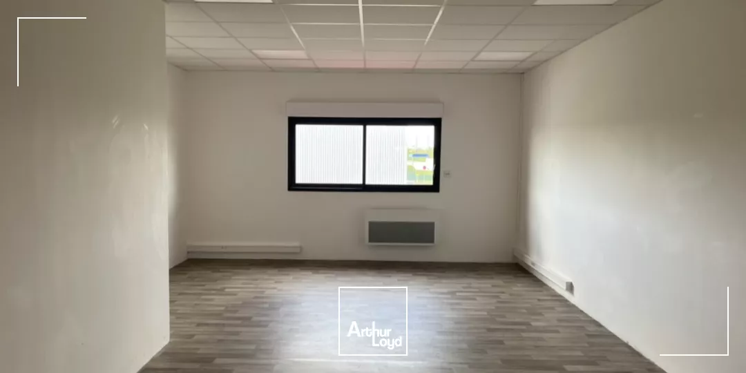LOCATION BUREAU 112M2 -PARC ALATA