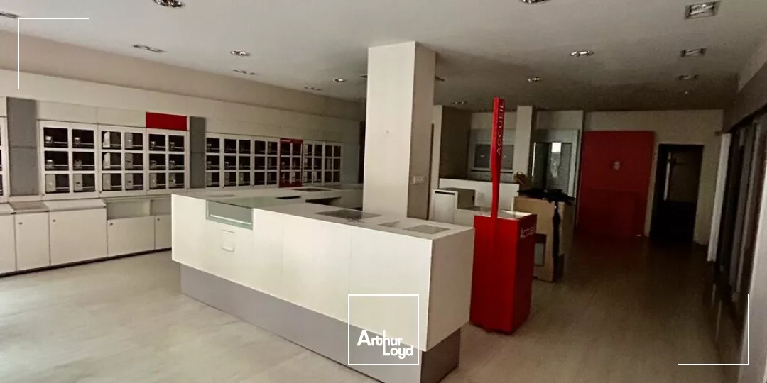 LOCAL COMMERCIAL à VENDRE de 99.65 m²