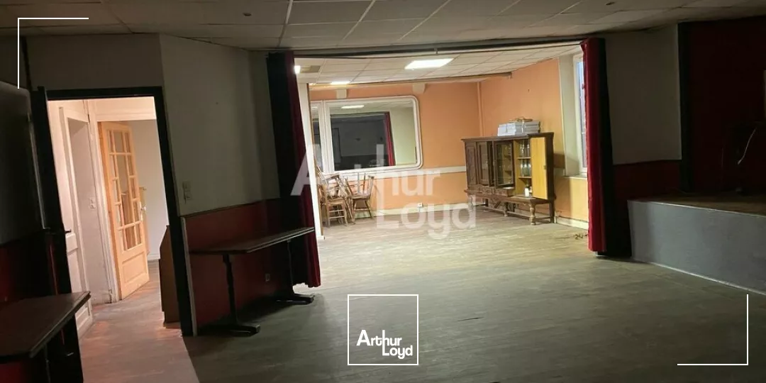 SAINT GERVAIS LA FORÊT - LOCATION LOCAL COMMERCIAL DE 280 M² - BELLE VISIBILITÉ