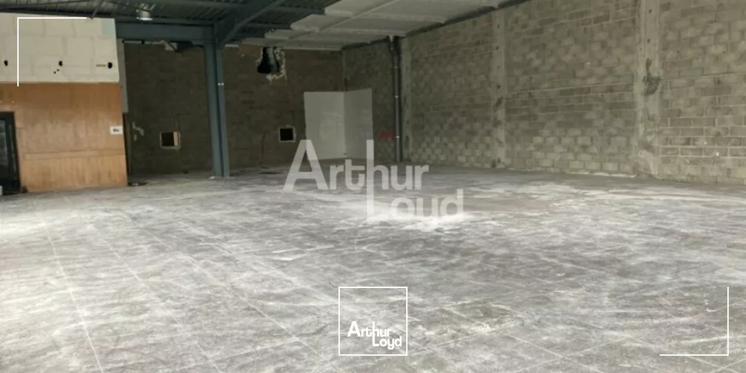 CHATEAUROUX / ST MAUR - CAP SUD - LOCATION COMMERCE - 540 m²