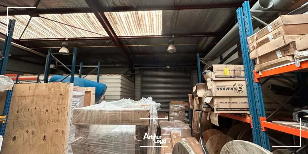 Bâtiment mixte indépendant à vendre - ZFU et proximité autoroutes - 13016 Marseille