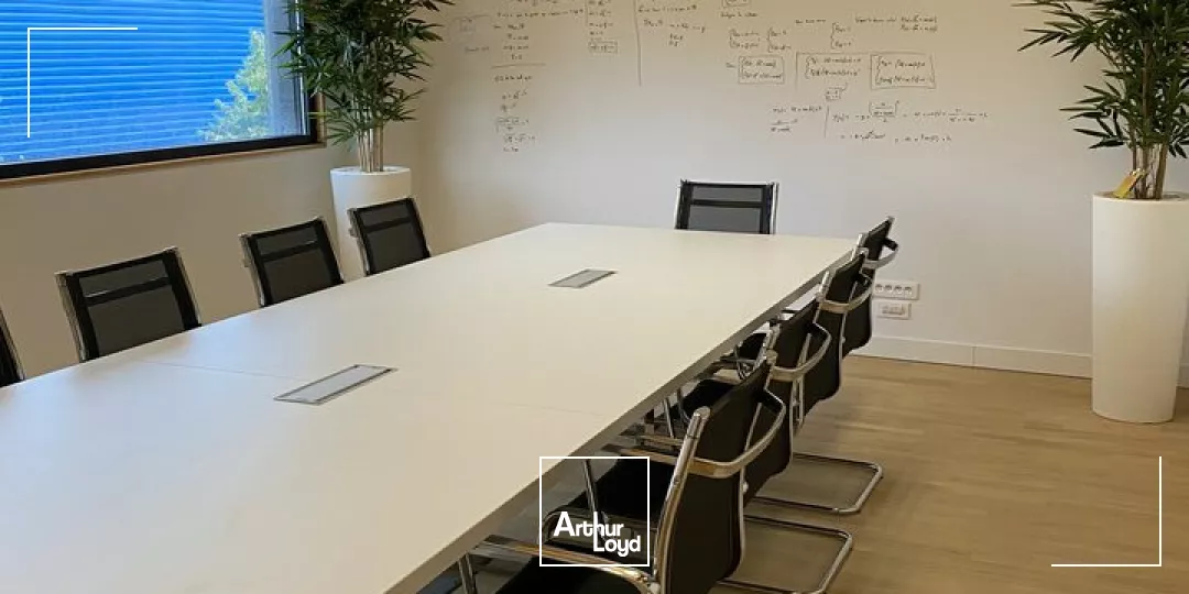 VALENCE Sud, ZA de Clairac, à louer bureaux récents de plain pied - Belles prestations - Parking privatif