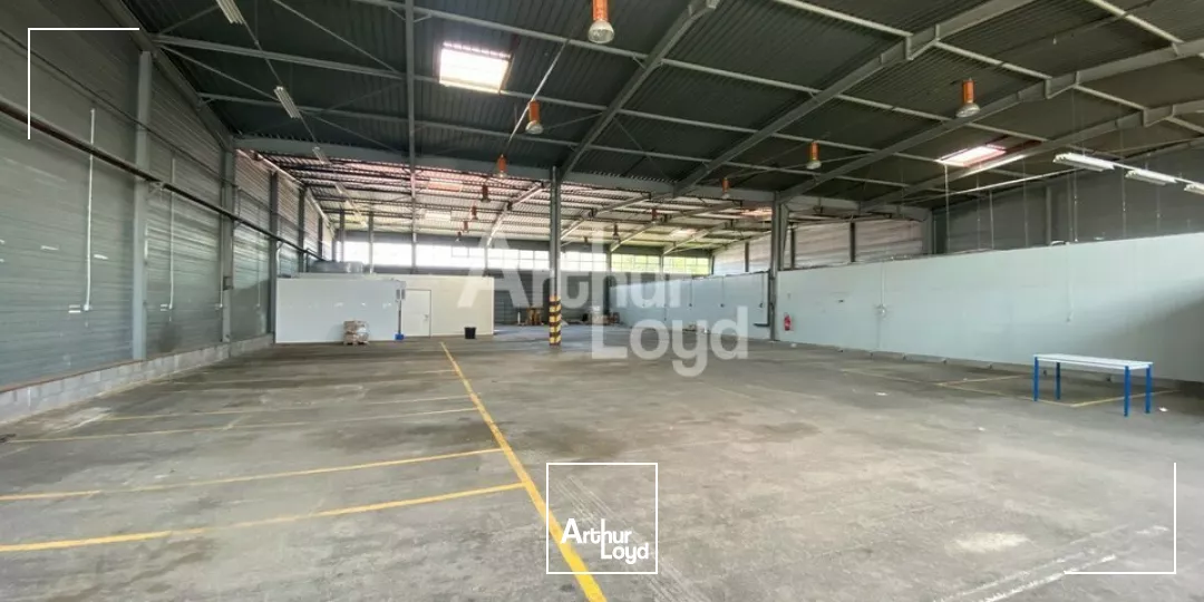 LOCAL D'ACTIVITE - ENTREPOT location et vente à FOUGERES 35300