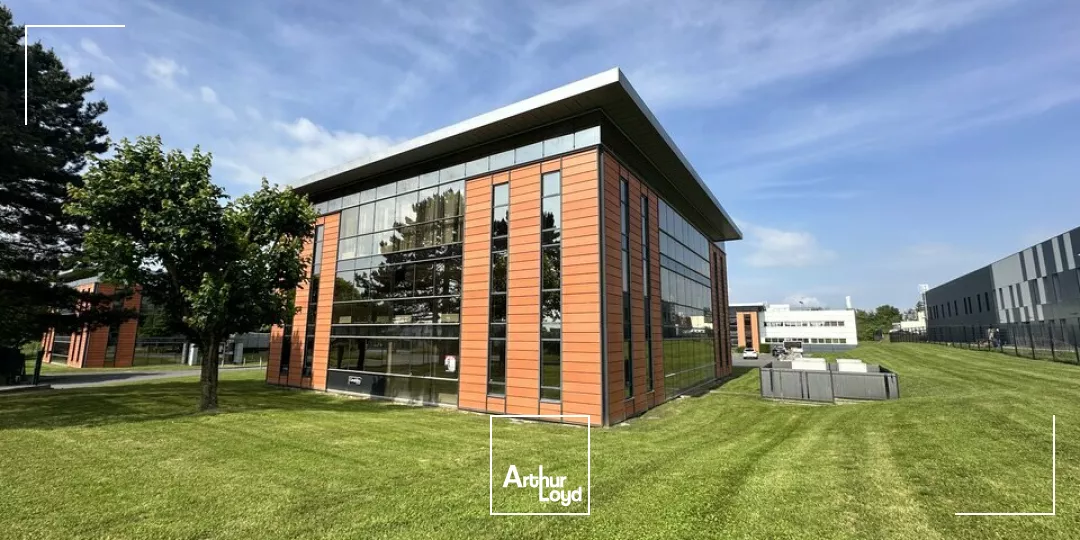 BUREAUX D'ENVIRON 360m2 divisible à partir de 111 m2 - REIMS FARMAN