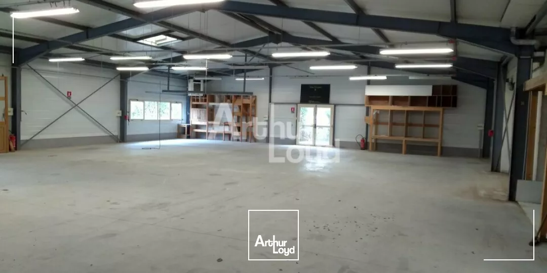 FERTE BEAUHARNAIS-LAMOTTE - LOCATION LOCAL D'ACTIVITE DE 825 M² - STOCKAGE, ATELIER