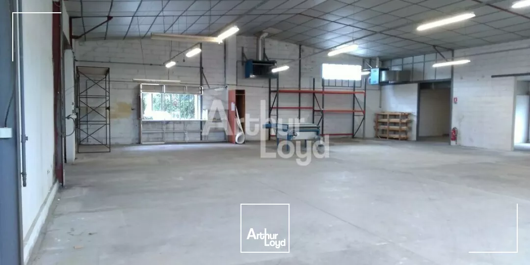 FERTE BEAUHARNAIS-LAMOTTE - LOCATION LOCAL D'ACTIVITE DE 825 M² - STOCKAGE, ATELIER