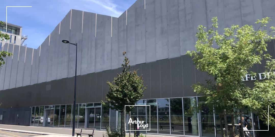 Locaux commerciaux à louer à Bordeaux dans le quartier des Bassins à flot