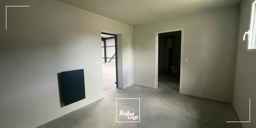 A VENDRE - A LOUER - DONGES - 139 M2