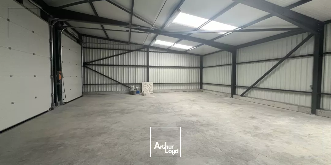 A VENDRE - A LOUER - DONGES - 139 M2