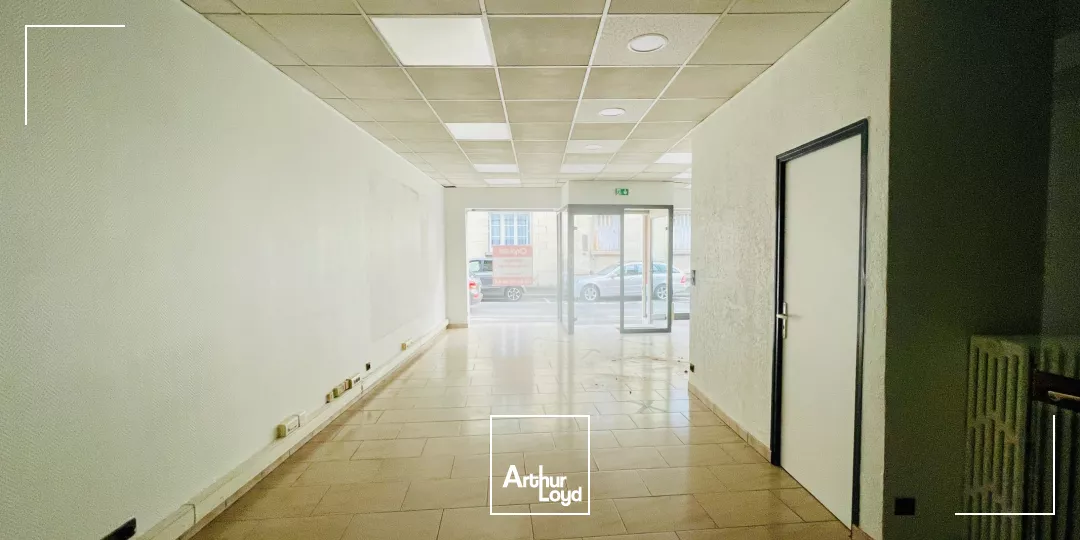 A LOUER - COMMERCE/BUREAUX - COMPIEGNE - 110M2