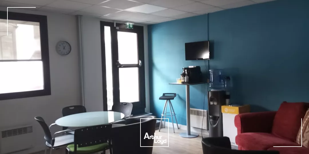 Centre ville Bureaux 242 m² normes PMR en parfait état