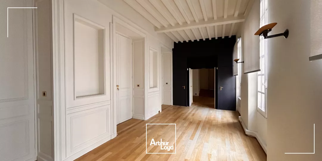 À louer : bureaux classés de 223 m² dans le prestigieux Triangle d'Or de Bordeaux