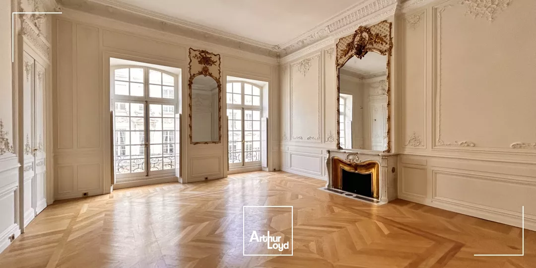 À louer : bureaux classés de 223 m² dans le prestigieux Triangle d'Or de Bordeaux