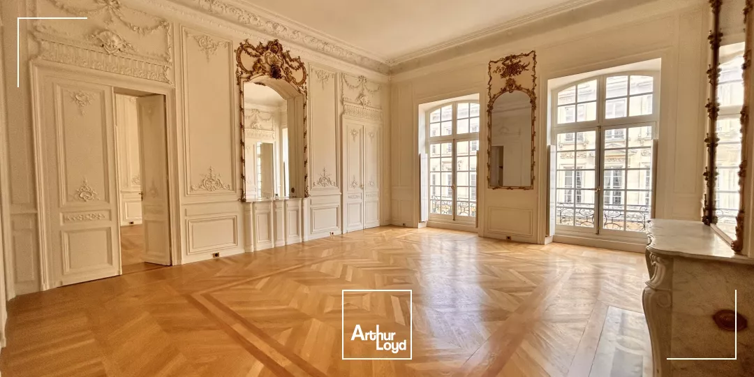 À louer : bureaux classés de 223 m² dans le prestigieux Triangle d'Or de Bordeaux