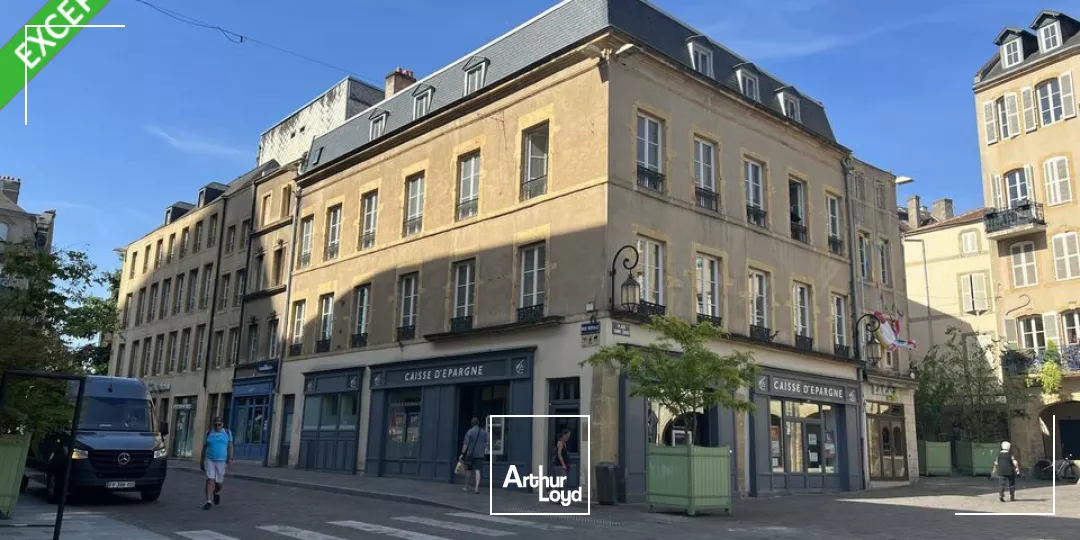 LOCAL COMMERCIAL à LOUER de 678 m²