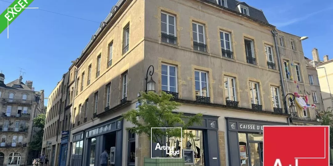 LOCAL COMMERCIAL à LOUER de 678 m²