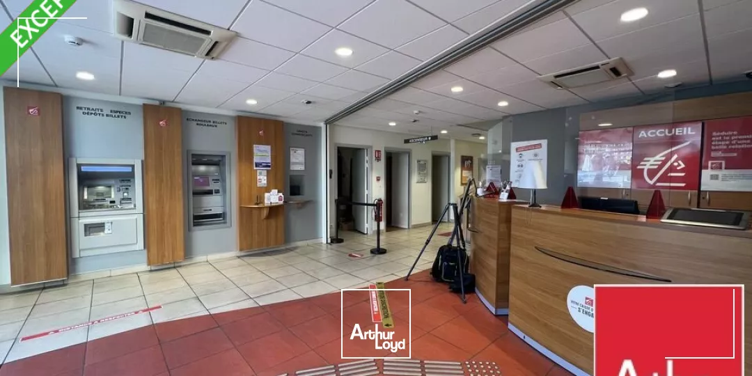 LOCAL COMMERCIAL à LOUER de 678 m²