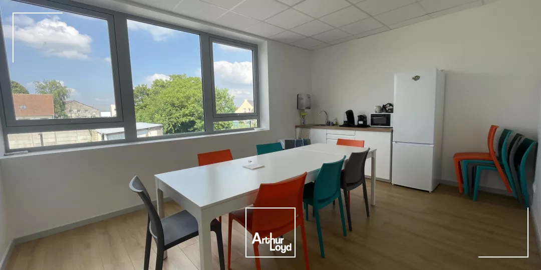 Bureaux de 356 m2 environ à proximité immédiate de l'aéroport