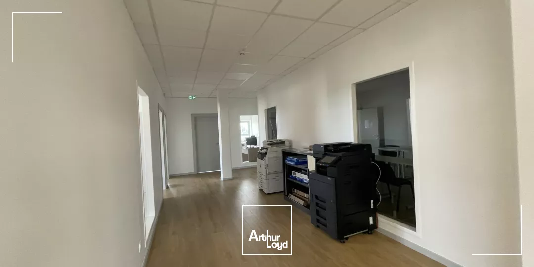 Bureaux de 356 m2 environ à proximité immédiate de l'aéroport