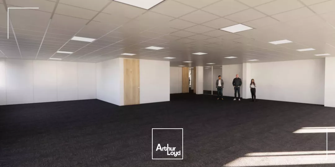 A LOUER - BUREAUX - 900 M2 - ST NAZAIRE - - BRAIS - TERTIAIRE - 200 M2