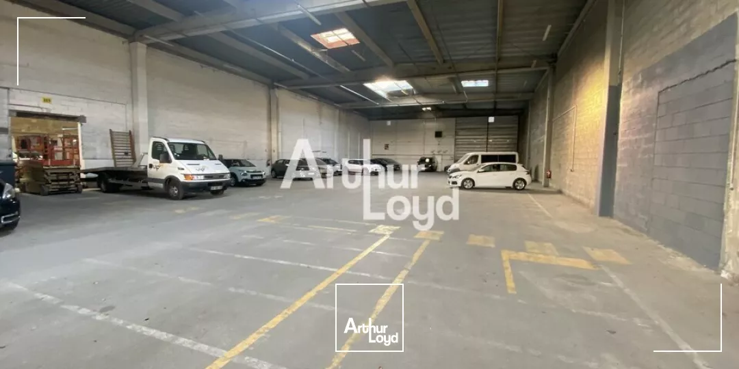 BELLE VISIBILITE SUR AXE PASSANT DE LA ZI SUD EST