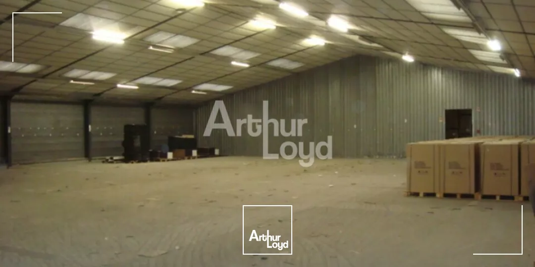CHATEAUROUX - LOCATION SITE d'ACTIVITE ET LOGISTQUE - 2 850m²