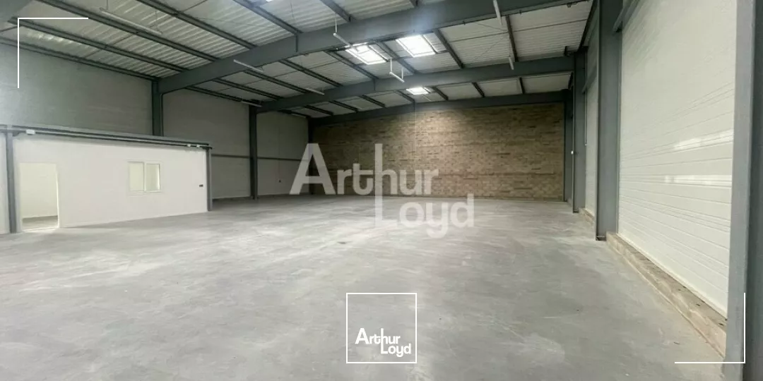 LA CHAUSSÉE ST VICTOR - LOCATION LOCAL D'ACTIVITÉ DE 750 M² - ACCÈS A10 A 2 KM