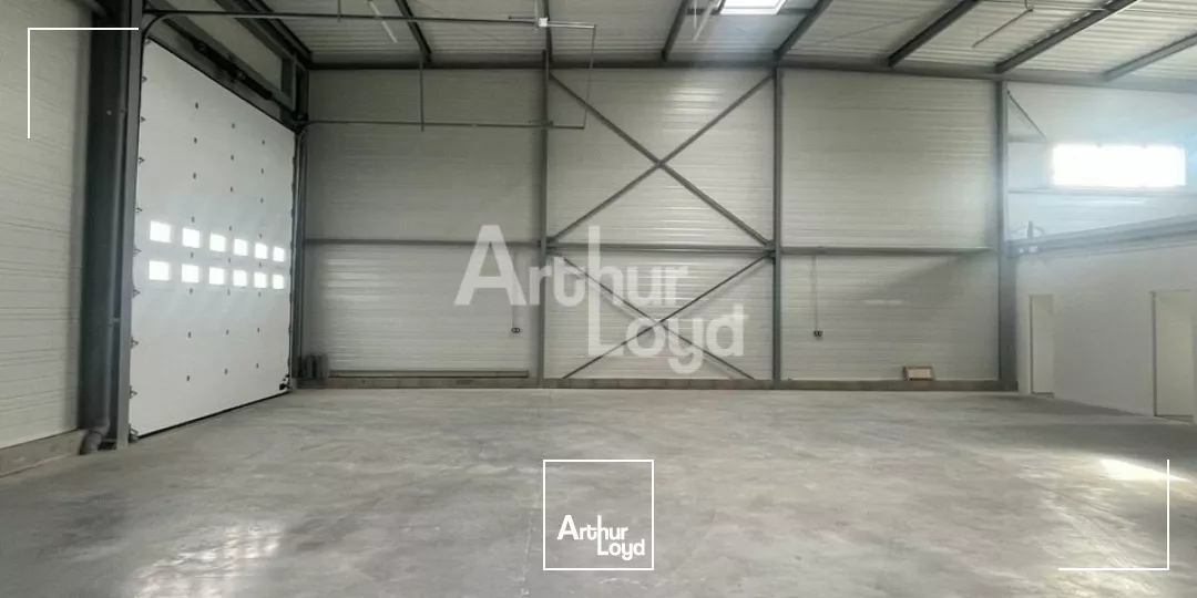 LA CHAUSSÉE ST VICTOR - LOCATION LOCAL D'ACTIVITÉ DE 750 M² - ACCÈS A10 A 2 KM