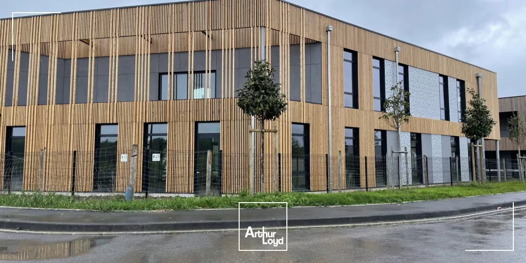 PLATEAUX DE BUREAUX À LOUER À PARTIR DE 179 M2 À LACROIX-SAINT-OUEN