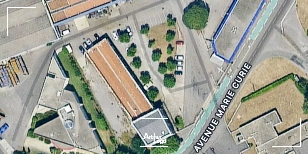 LA VOULTE/RHÔNE à 20 mn de Valence, à vendre bâtiment de bureaux - Vaste parking