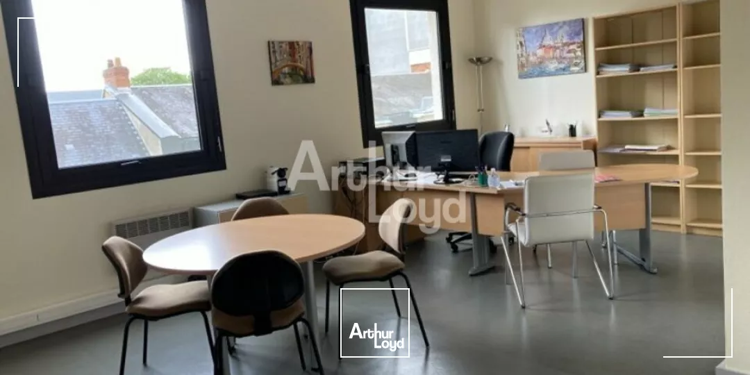 CHATEAUROUX CENTRE VILLE - A VENDRE ESPACE DE BUREAUX - 166 m²