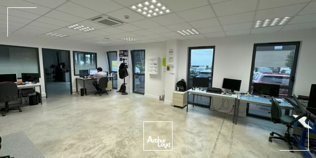 CHAMBRAY LES TOURS LOCAL ACTIVITE A LOUER A VENDRE 516 M²