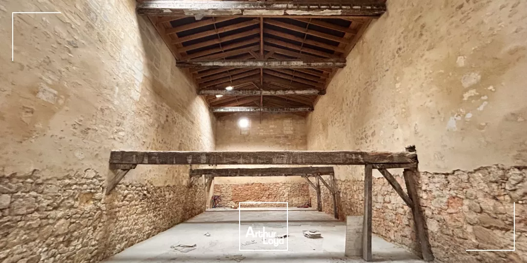 A LOUER - BUREAUX 340 M² - BORDEAUX CHARTRONS