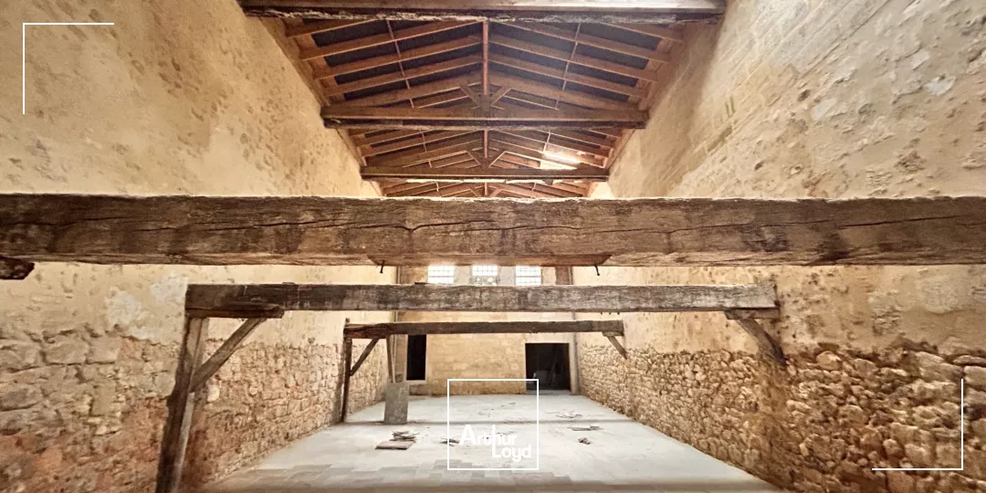 A LOUER - BUREAUX 340 M² - BORDEAUX CHARTRONS