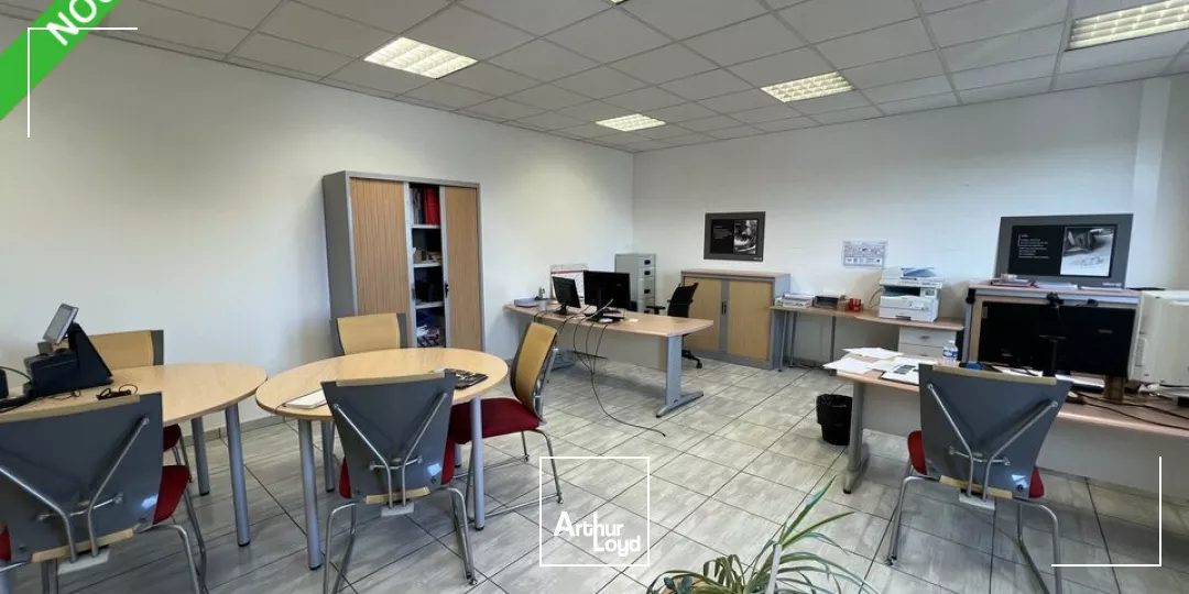 VALENCE, Zone Franche, plateau de bureau neuf à louer 1er étage - Parking