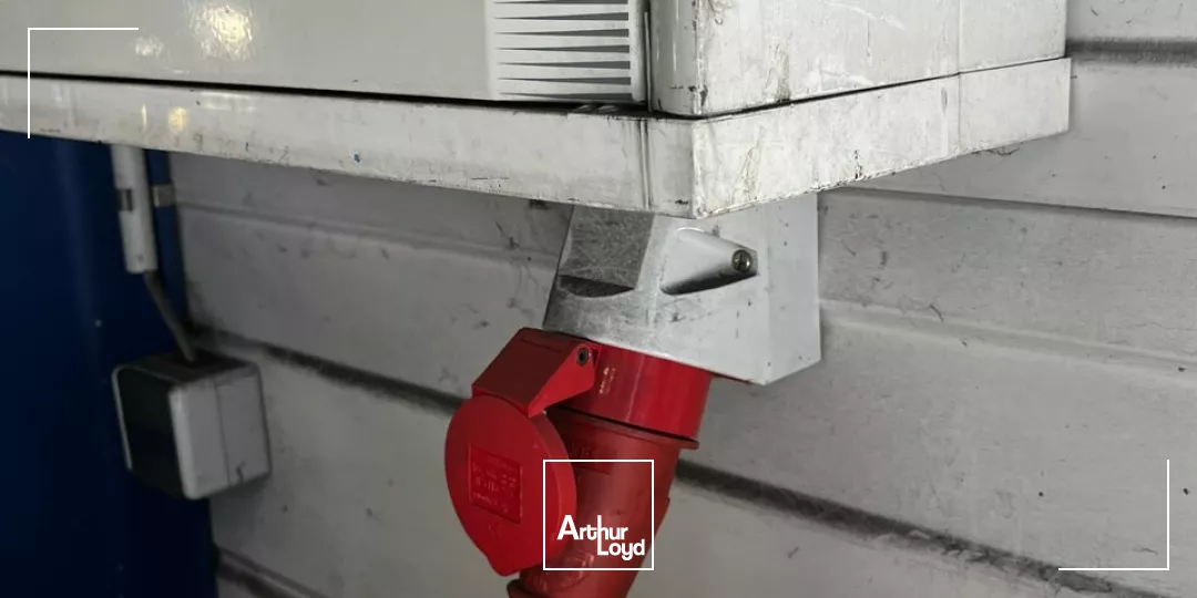 LOCAL D'ACTIVITE - ENTREPOT à LOUER de 1847 m²