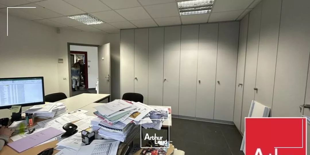 LOCAL D'ACTIVITE - ENTREPOT à VENDRE de 1195 m²