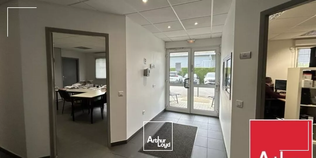 LOCAL D'ACTIVITE - ENTREPOT à VENDRE de 1195 m²