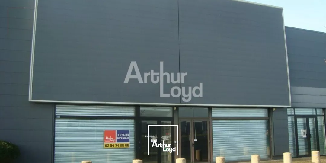 CHATEAUROUX / ST MAUR - CAP SUD - A VENDRE CELLULE COMMERCIALE - 595 m²