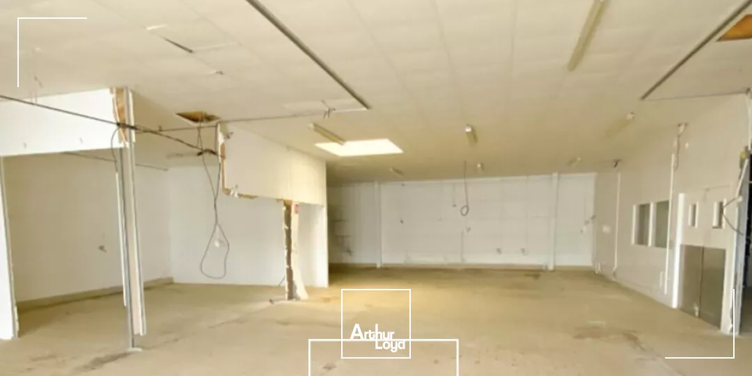 LOCAL D'ACTIVITE - ENTREPOT location à SAINT PANTALEON DE LARCHE 19600